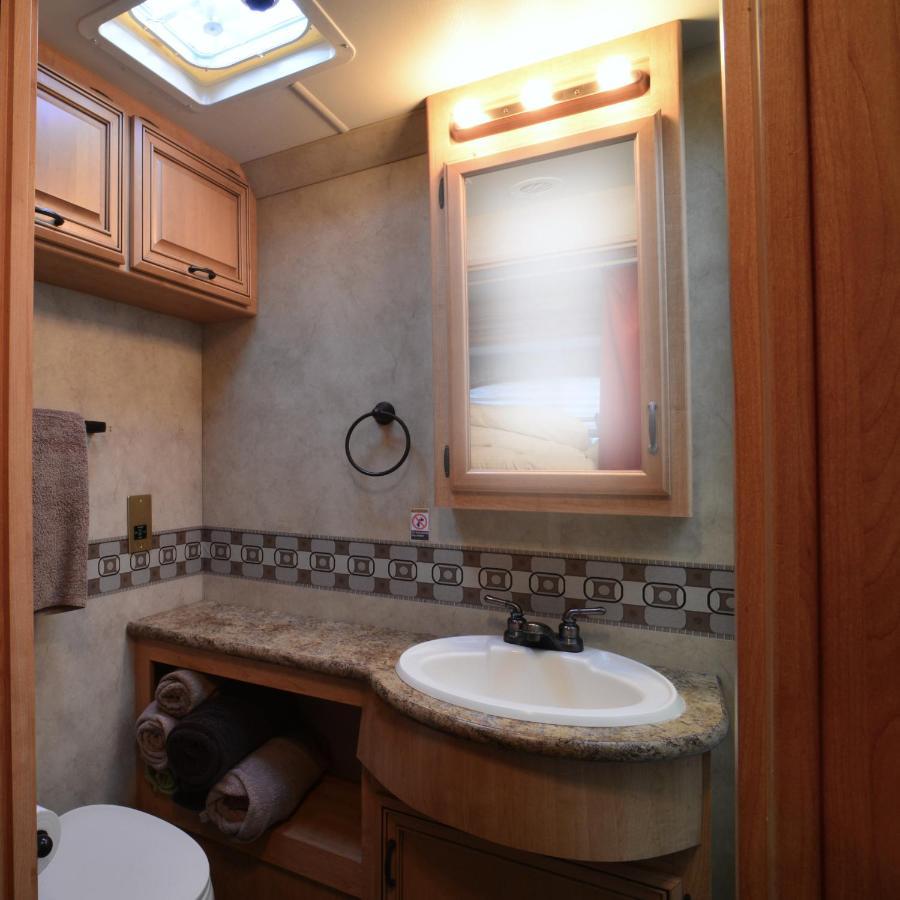 Luxury American Rv With Hot Tub West Chiltington Екстер'єр фото
