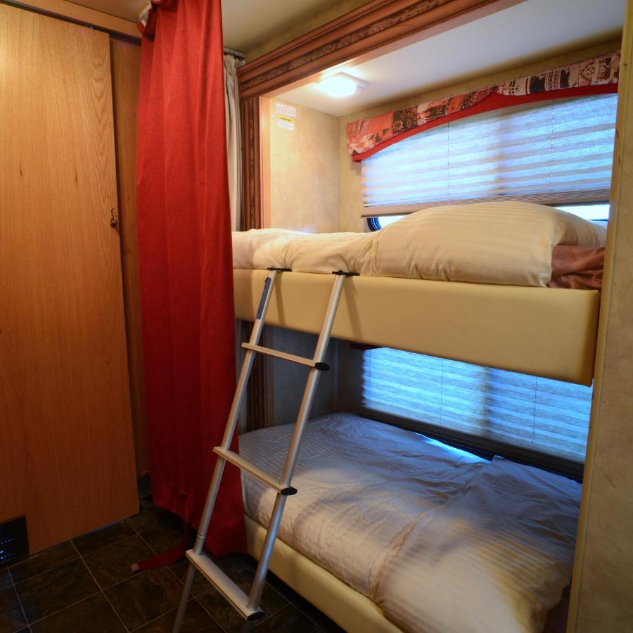 Luxury American Rv With Hot Tub West Chiltington Екстер'єр фото