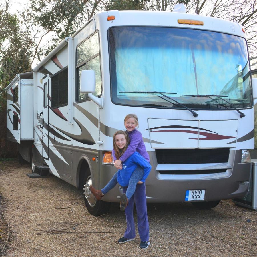 Luxury American Rv With Hot Tub West Chiltington Екстер'єр фото